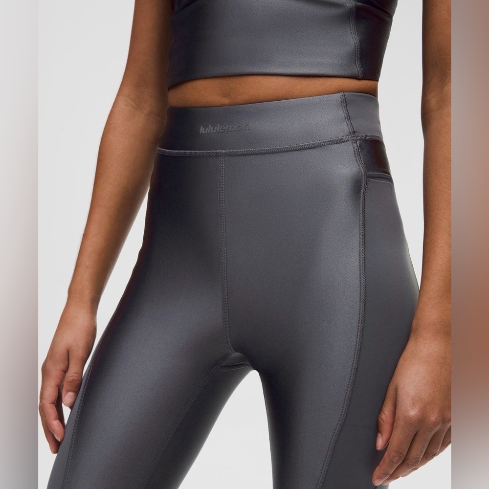Satin Shine Panelled High-Rise Tight 25" Wordmark - Picture 4 of 10